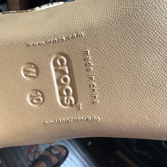 Crocs Sandals Heel Tan Animal Print SINGLE LEFT SHOE - 10 - Picture 6 of 7